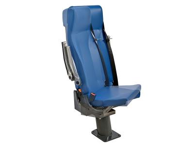 Seat with liftable cushion and rotating fifth wheel