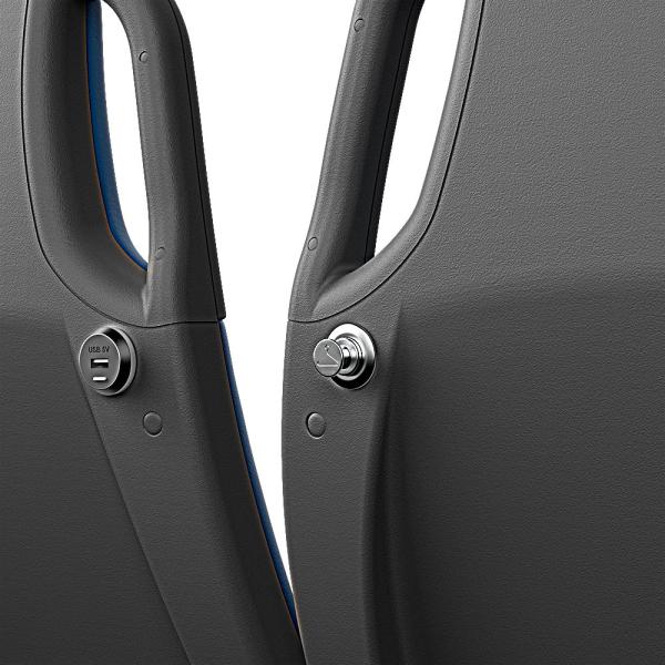 Retractable coat hook