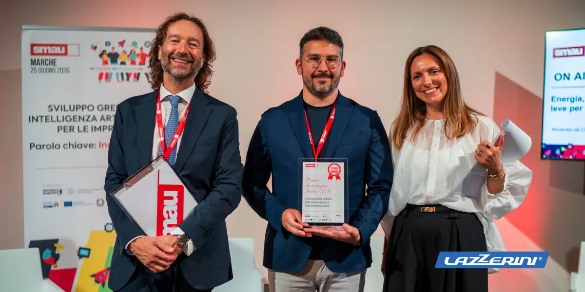 Lazzerini riceve il Premio Innovazione SMAU 2026 ad Ancona per il progetto Re-Compact, il sedile sostenibile realizzato con plastica recuperata.